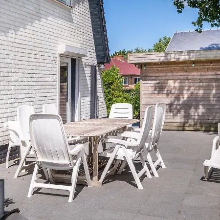 In With Sunny Terrace Villa