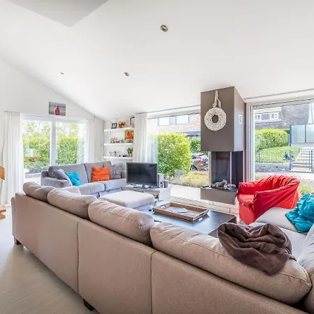 In With Sunny Terrace Villa